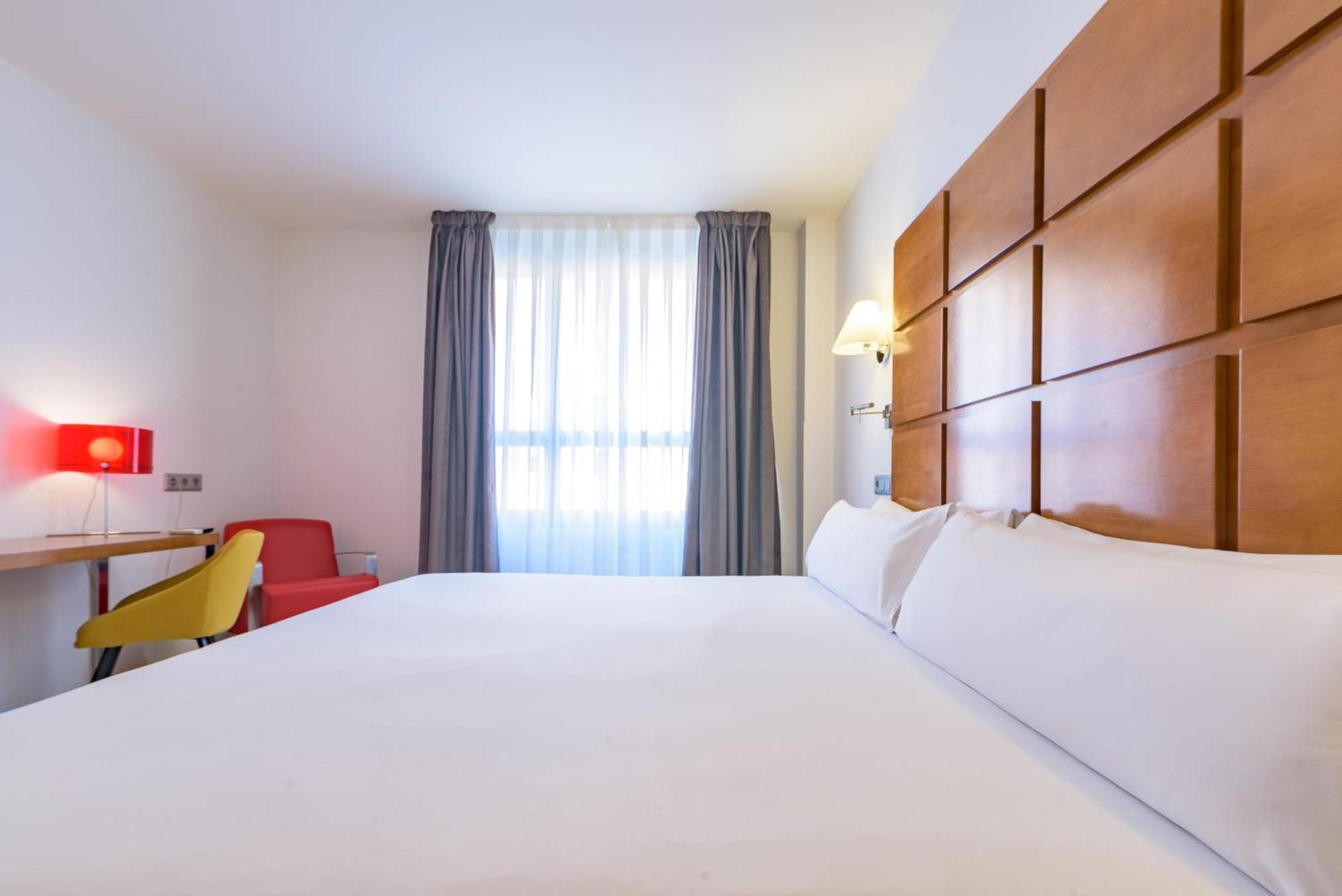 Hotel Zentral Ave Сарагоса Екстер'єр фото